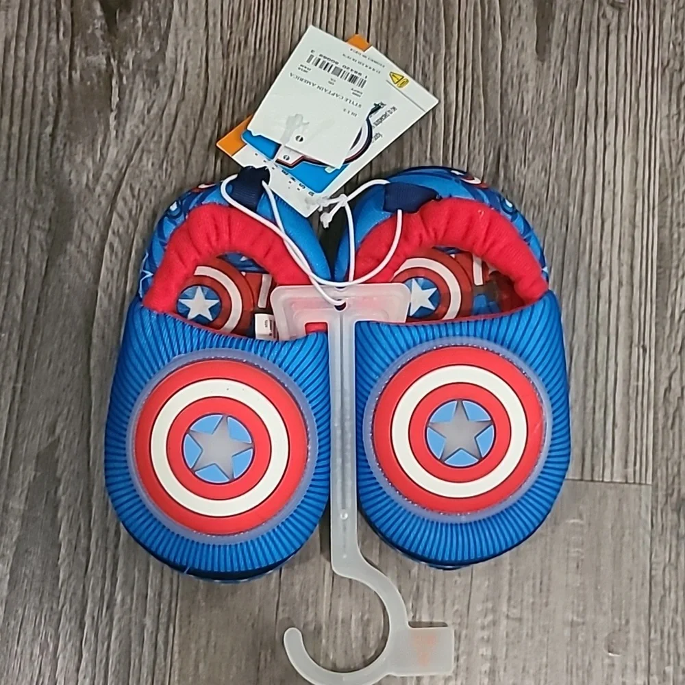 Captain America Light Up Slippers - Blue and Red